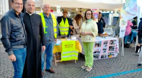 Volontariato e gentilezza hanno invaso piazza Duomo